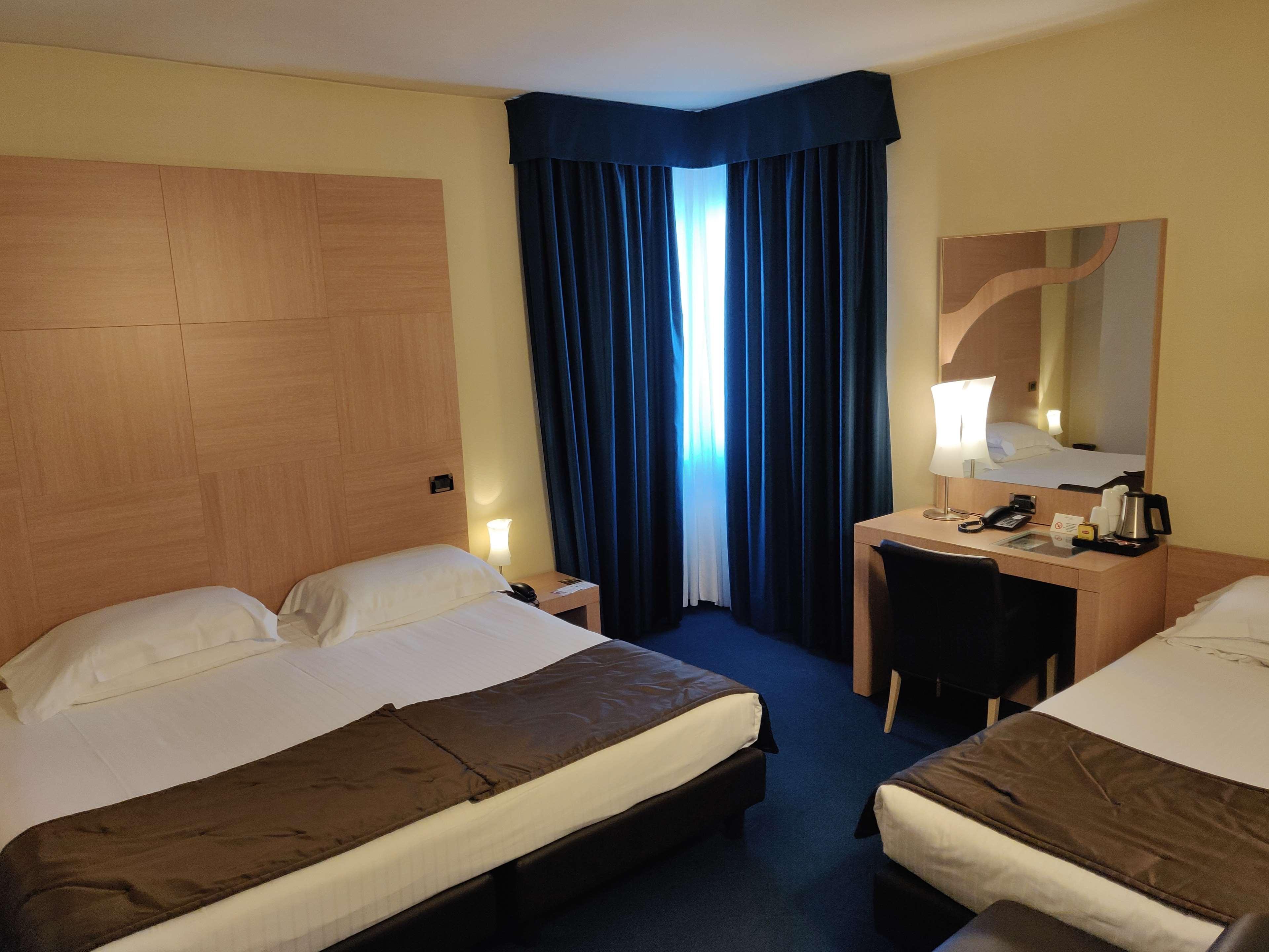 Hotel Western Tre Torri 4*